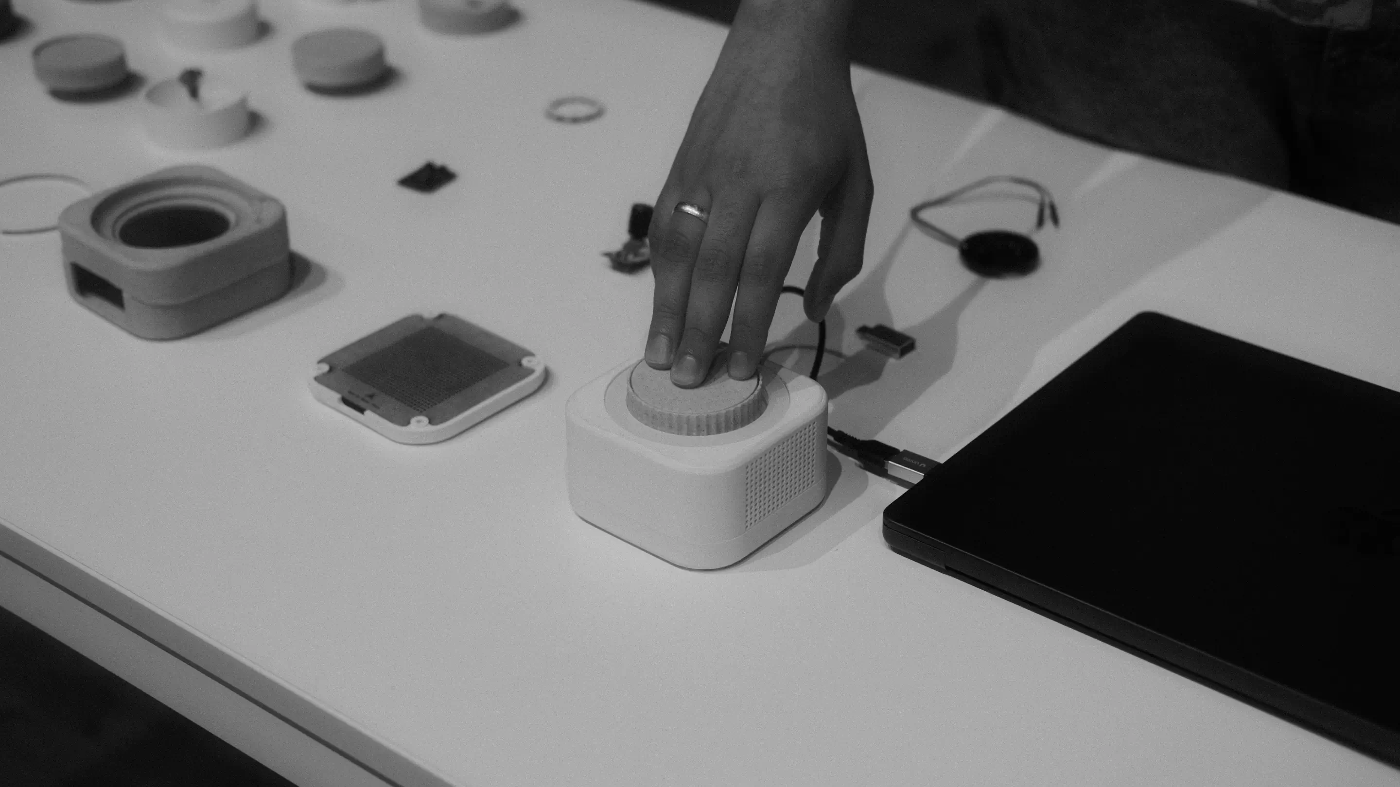 person using lumonote